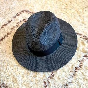 Kyi kyi Panama hat